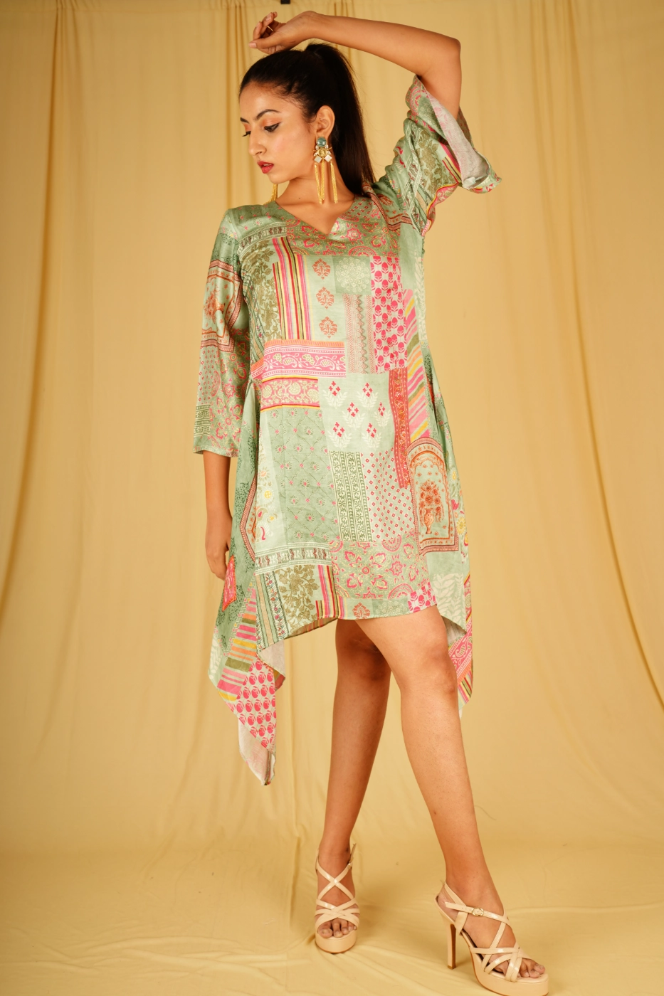 sage-green-abstract-print-kaftan-m?uid=1674822849