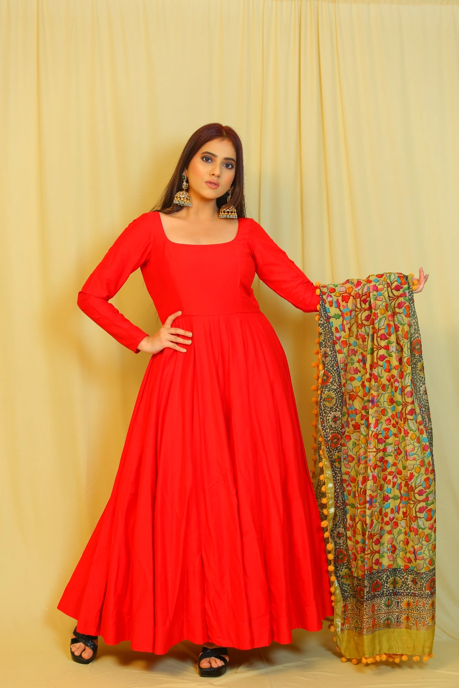 bright-red-anarkali-set-l?uid=1674793778