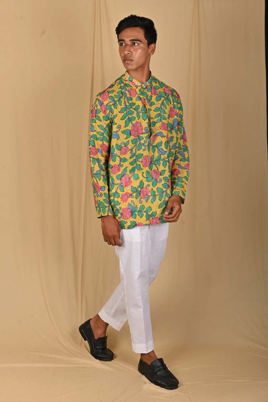 yellow-pen-kalamkari-short-kurta-and-white-lenin-pants-m?uid=1675051198